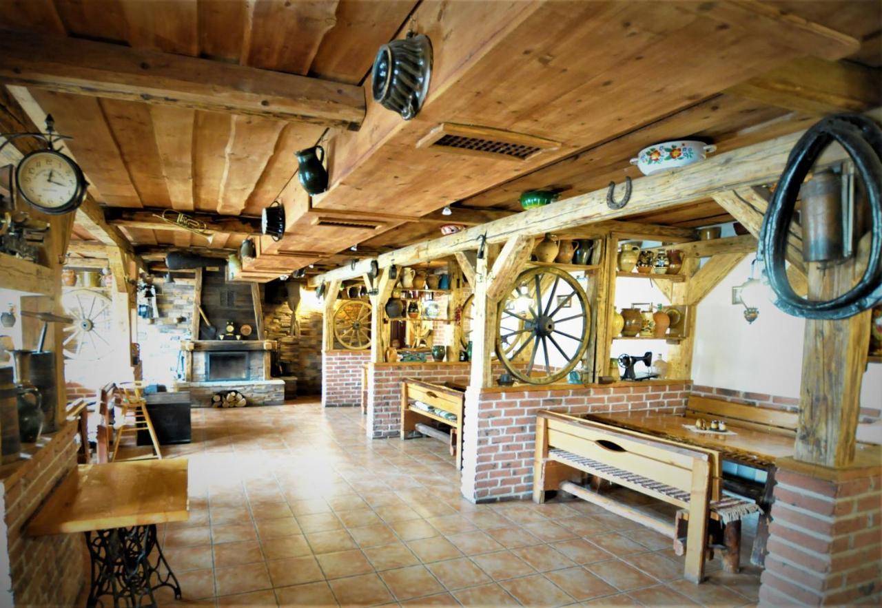 Restauracia Penzion Na Mlyne Стара-Тура Экстерьер фото
