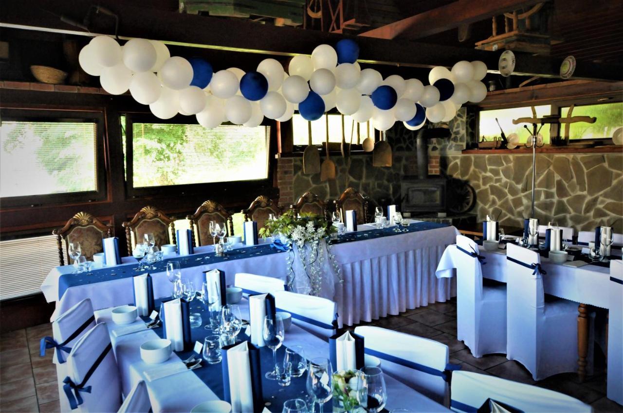 Restauracia Penzion Na Mlyne Стара-Тура Экстерьер фото