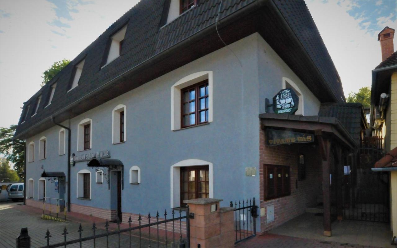 Restauracia Penzion Na Mlyne Стара-Тура Экстерьер фото